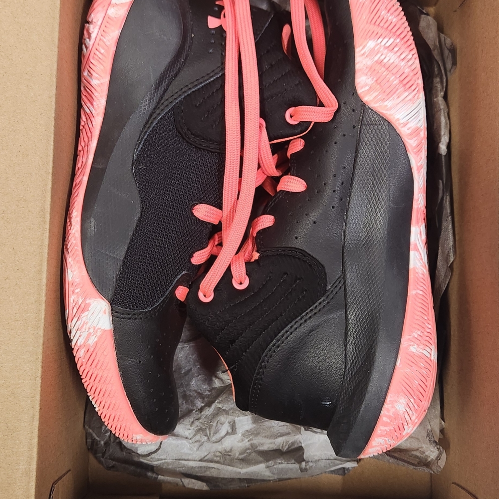Under Armour Black and Pink UA GS Jet '21 Sneakers - Picture 7 of 7